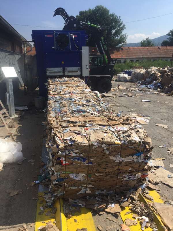 Lis na papír a folie BaleTainer – Zlaté Moravce